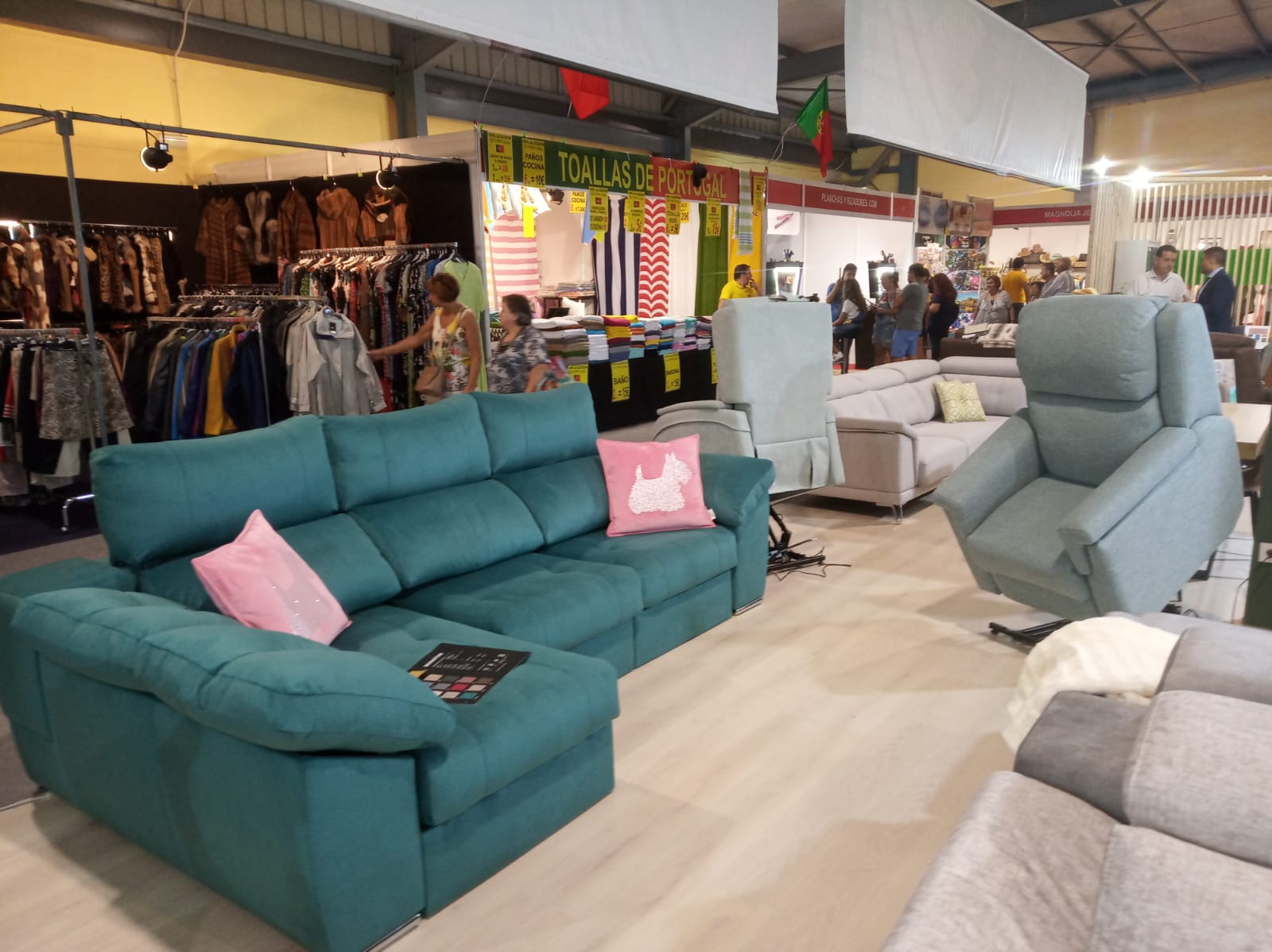 Sofás, sillones y chaise long, todo para tu salón.